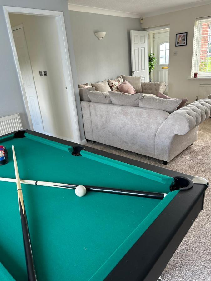 4-Bedroom Home Near Ema, Sleeps 6 Castle Donington Extérieur photo