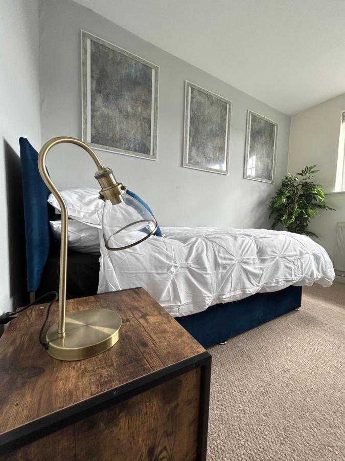 4-Bedroom Home Near Ema, Sleeps 6 Castle Donington Extérieur photo
