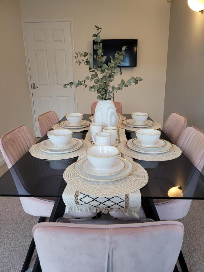 4-Bedroom Home Near Ema, Sleeps 6 Castle Donington Extérieur photo